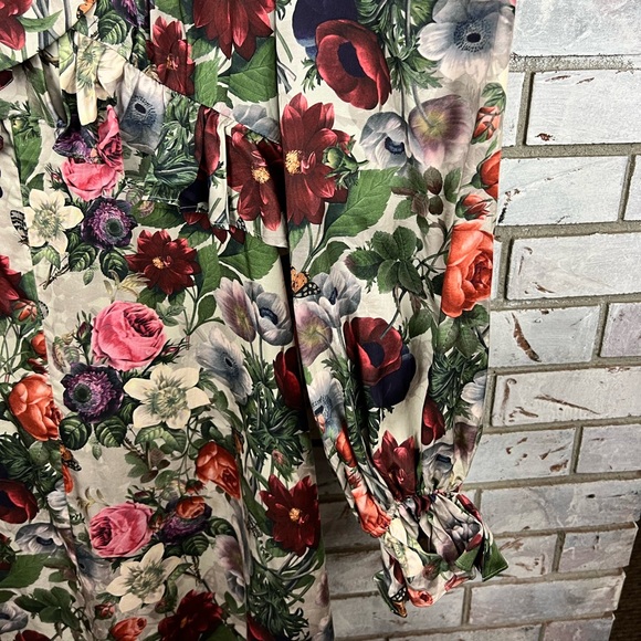 & Other Stories | V Neck Frill Midi Dress in Vintage Floral Print - Picture 8 of 16